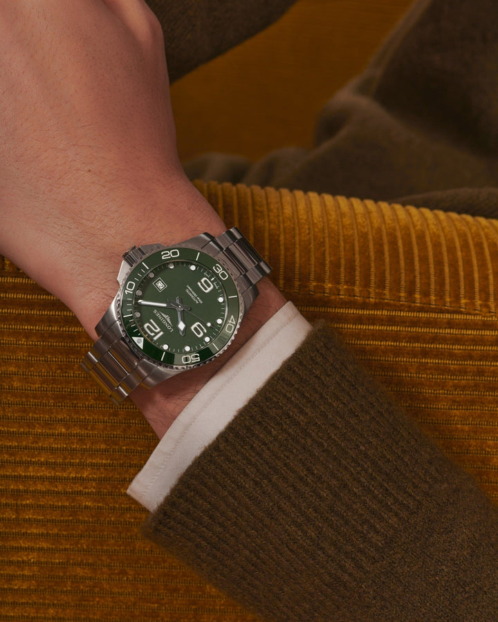 Hydroconquest Automatic Watch, Ø 43.00 Mm, Stainless Steel And Ceramic Bezel.