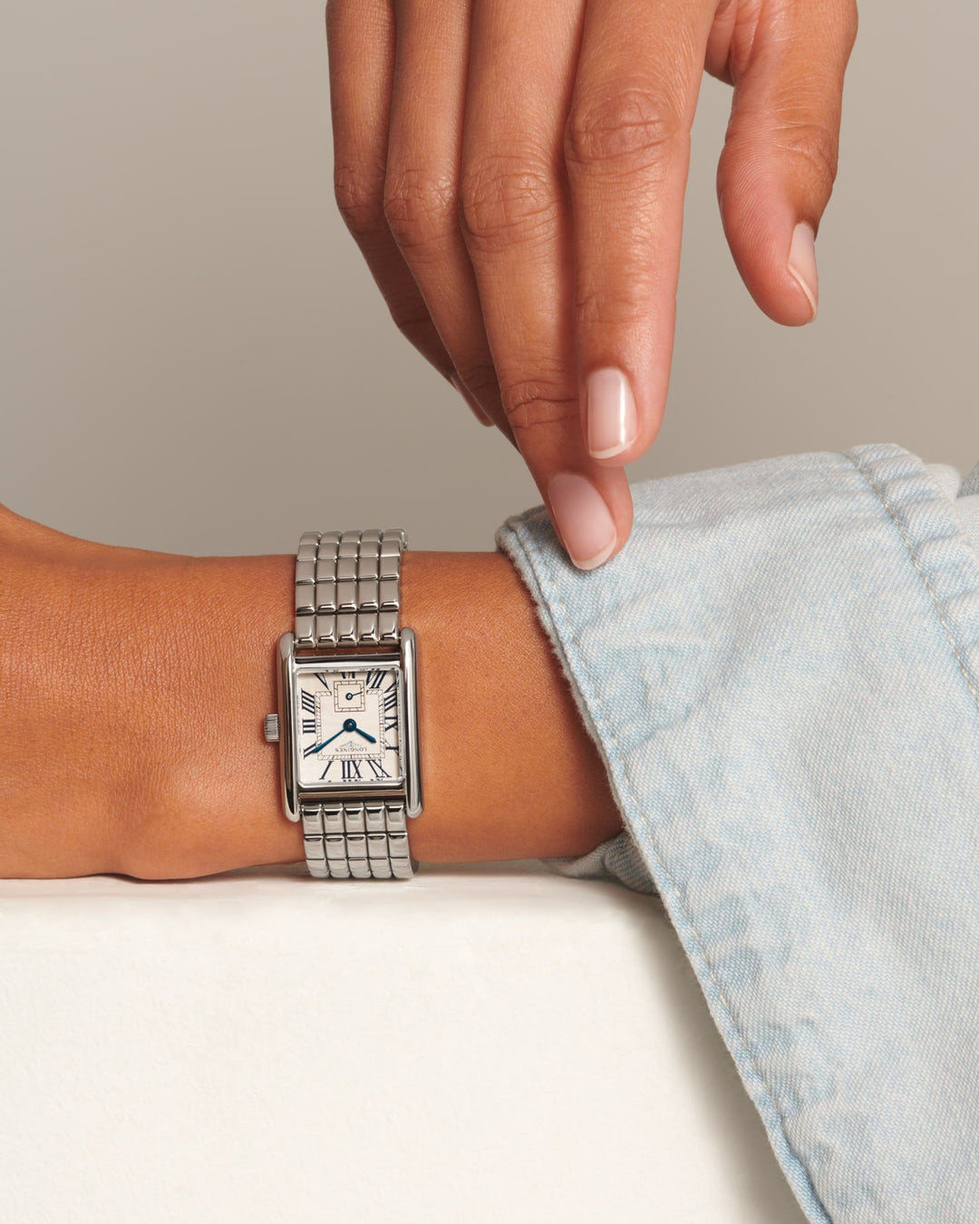 Mini Dolcevita Quartz Watch, 21.50 X 29.00 Mm, Stainless Steel.