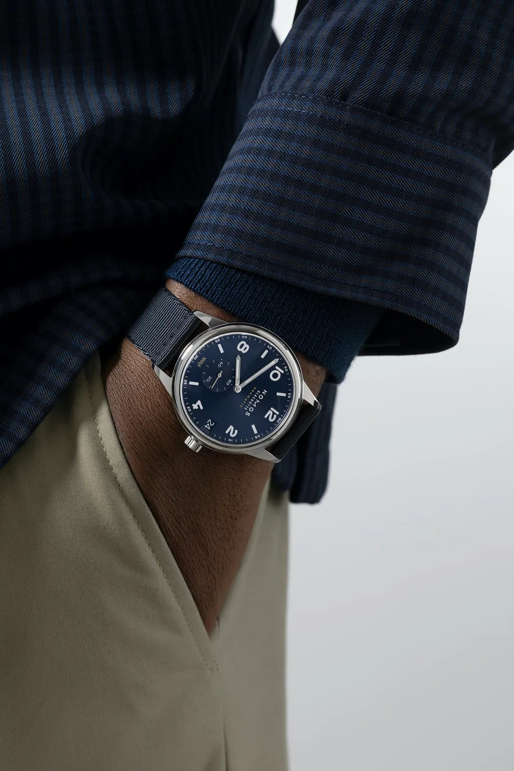 club-sport-neomatik-42-date-blue