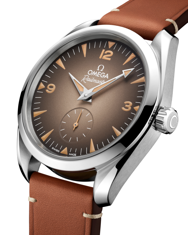 Omega Seamaster Railmaster 38 mm, steel on leather strap Self Winding Watch 235.12.38.20.13.001