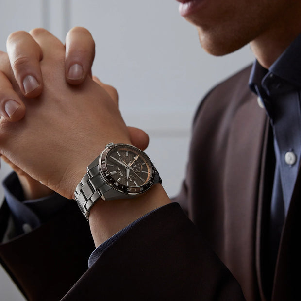 SEIKO PRESAGE SHARP-EDGED SERIES GMT