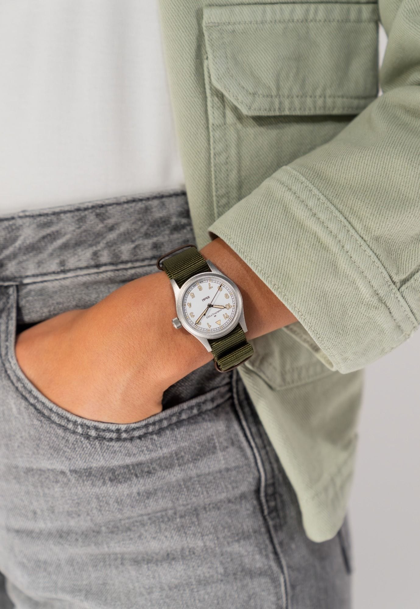 Hamilton Quartz 33mm H69301910