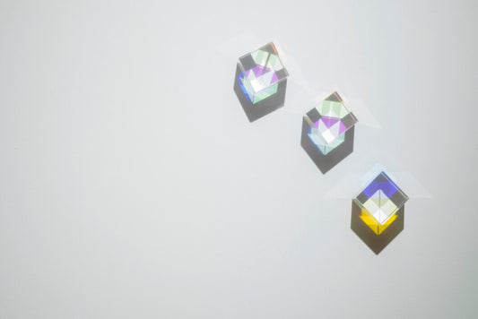 reflection-light-prisms-colorful-effect_23-2148898184