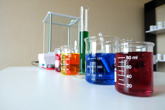 researching-laboratory_1384-40